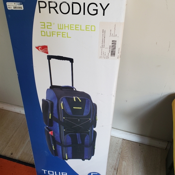 Prodigy Wheeled traveling duffelbag - Picture 2 of 3